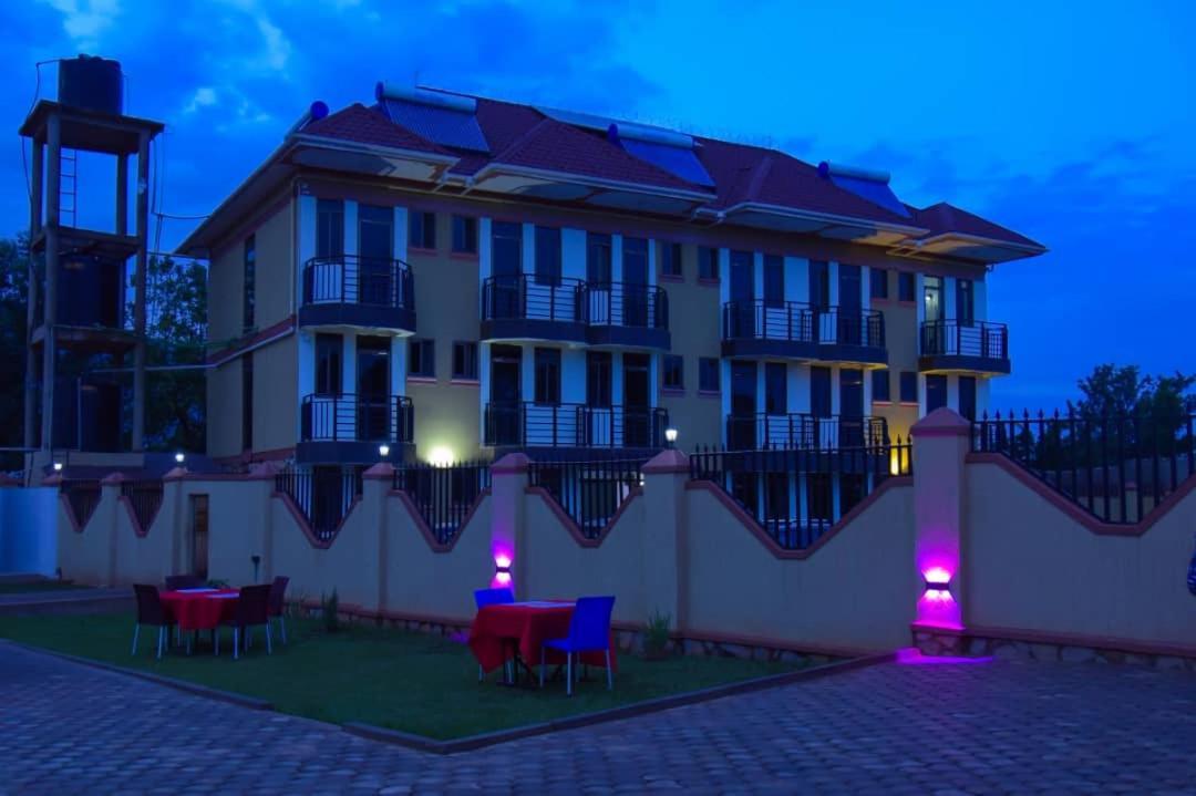 Golden View Hotel Ibanda Zewnętrze zdjęcie